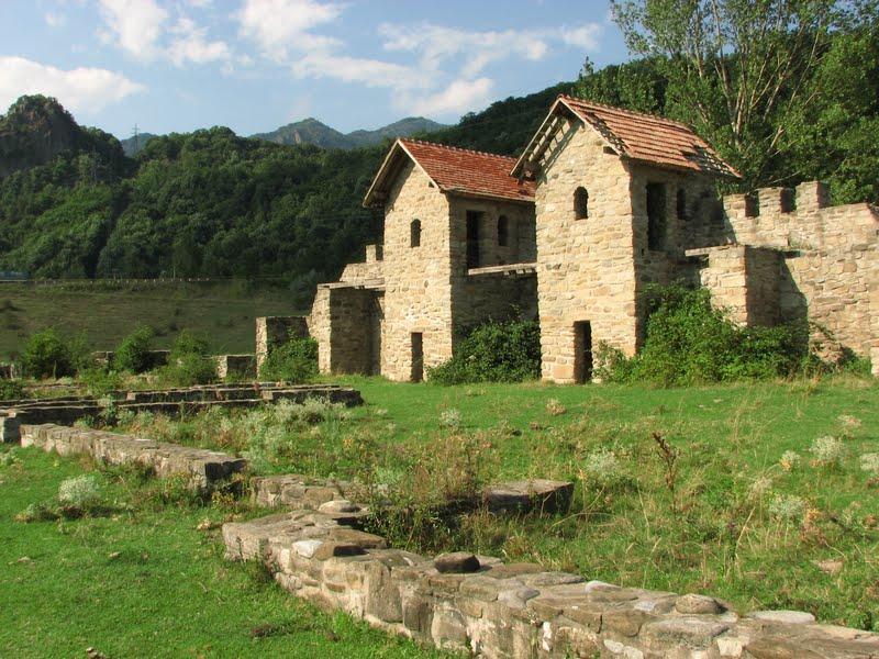 カリマネシュティ・カシウラタ Vila Castelanaヴィラ エクステリア 写真