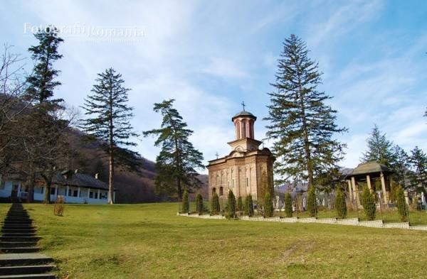 カリマネシュティ・カシウラタ Vila Castelanaヴィラ エクステリア 写真